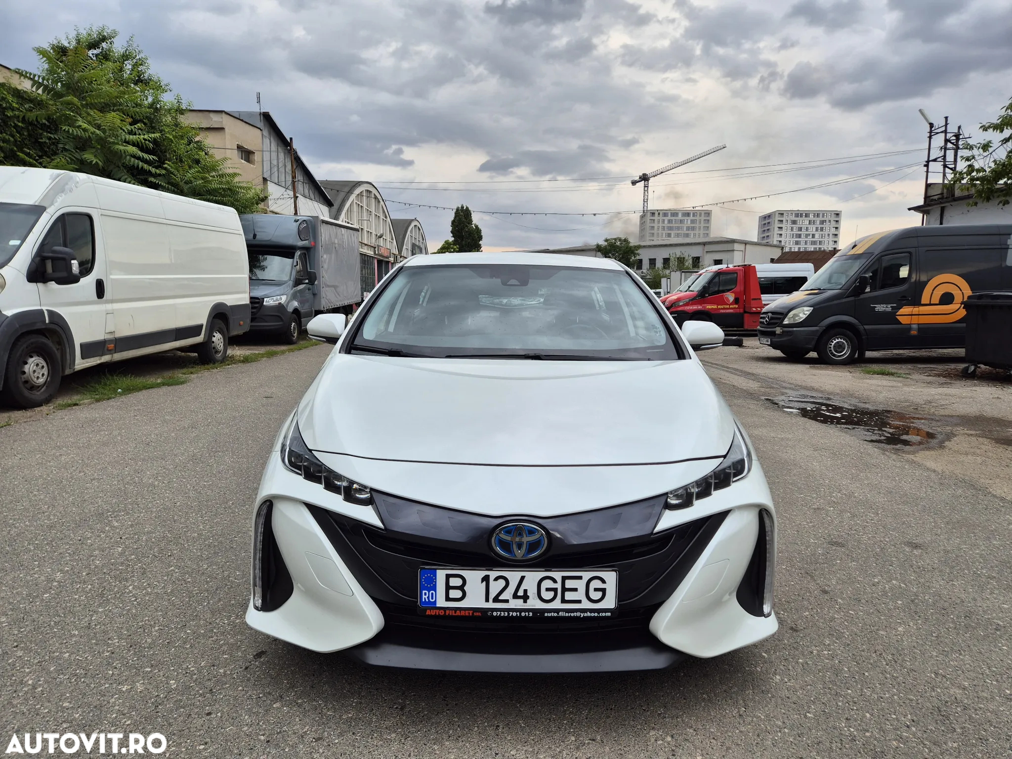 Toyota Prius Plug-in Hybrid Executive - 8
