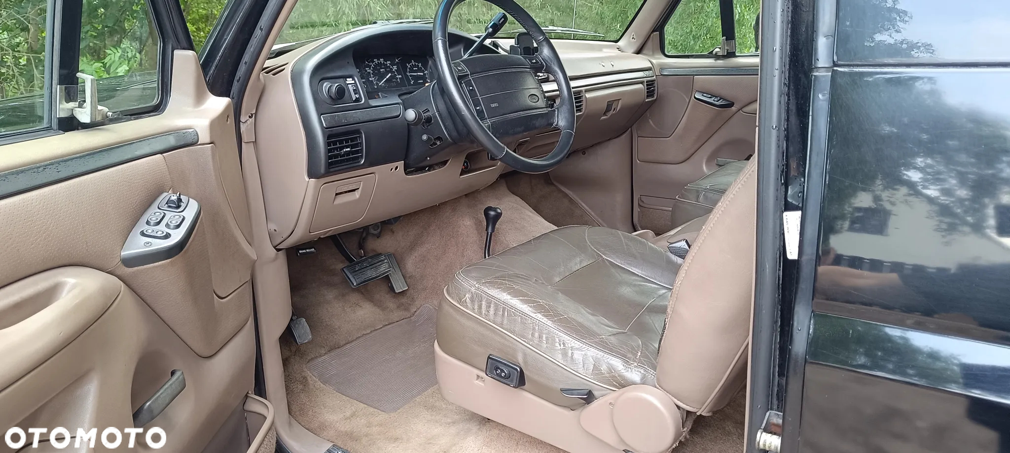 Ford Bronco - 8