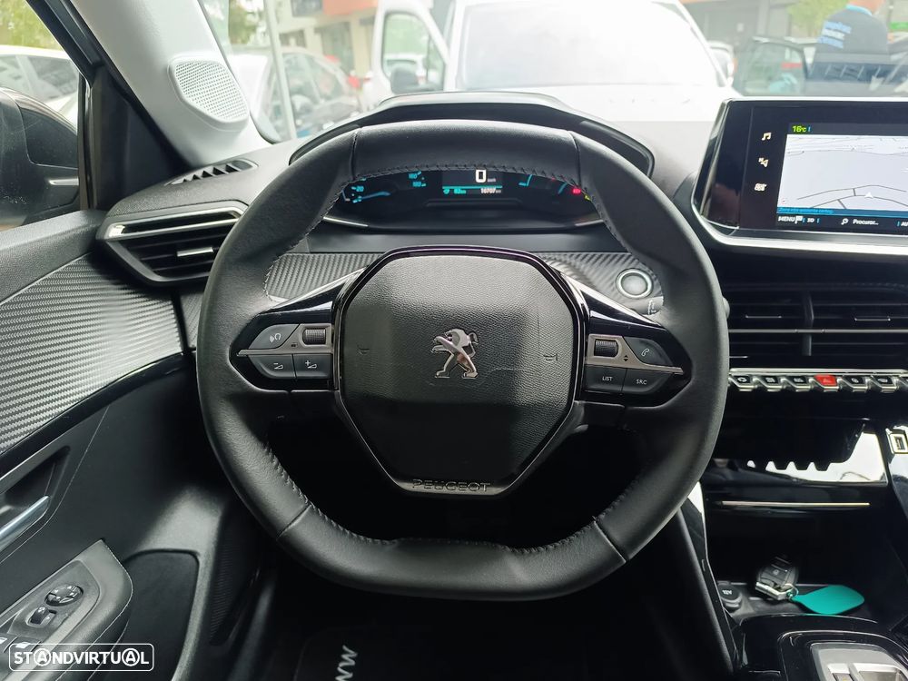 Peugeot e-208 Allure - 11