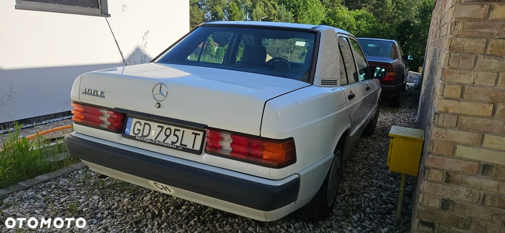 Mercedes-Benz W201 (190) - 3