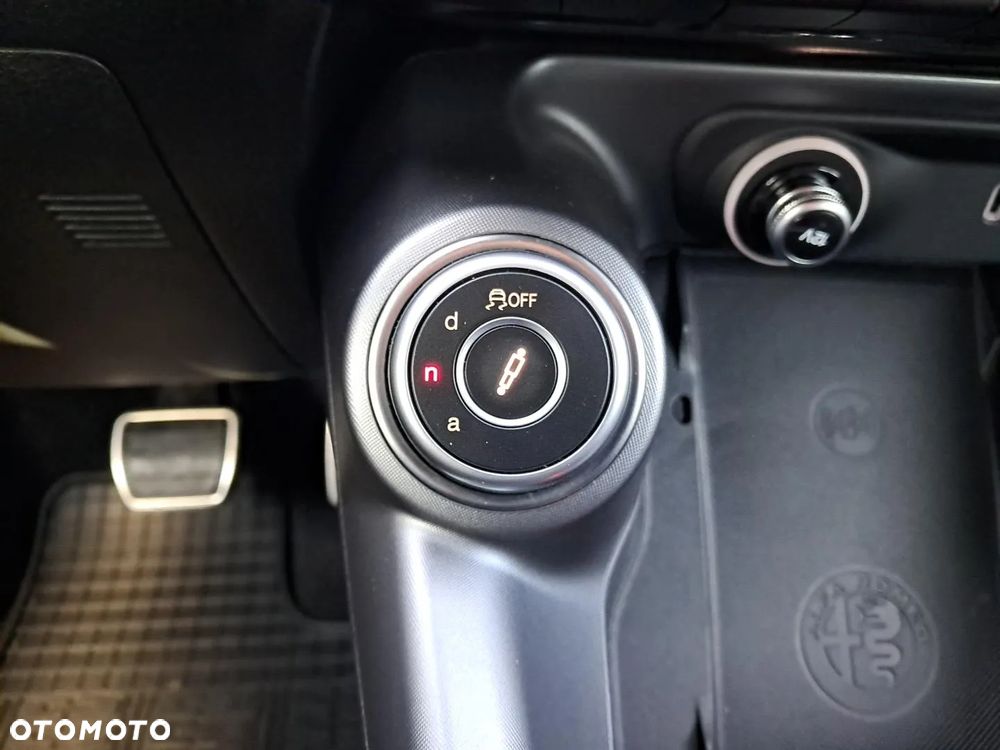 Alfa Romeo Tonale 1.3 PHEV Q4 Veloce - 9