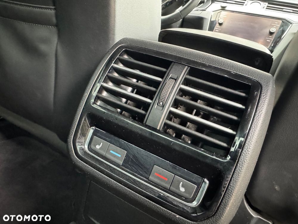 Volkswagen Passat 2.0 TDI SCR DSG Highline - 26