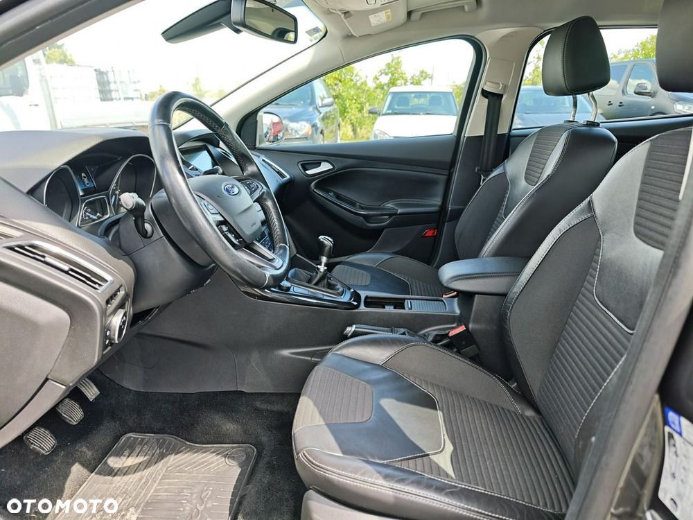 Ford Focus - 10