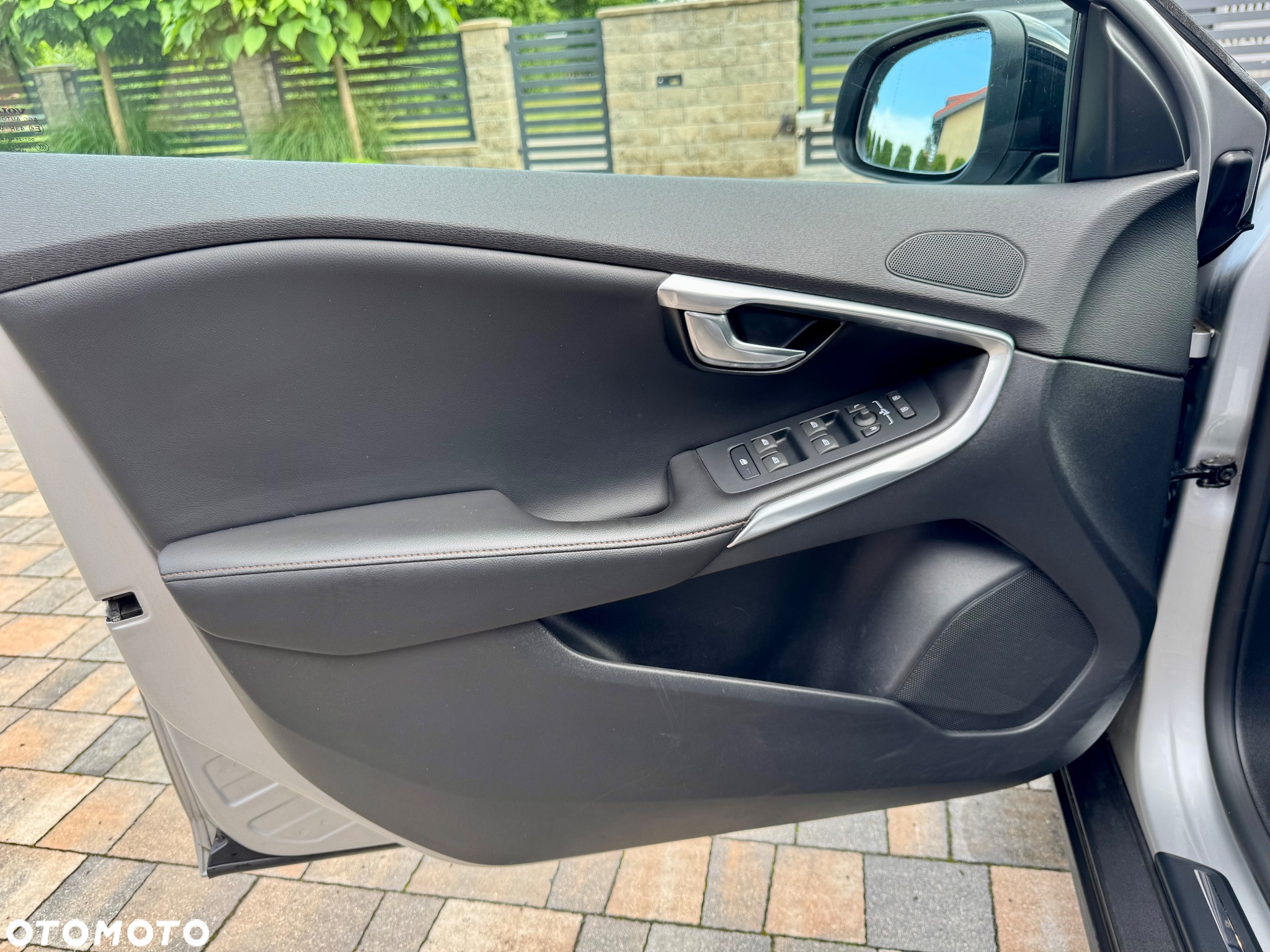 Volvo V40 Cross Country T3 Momentum - 16