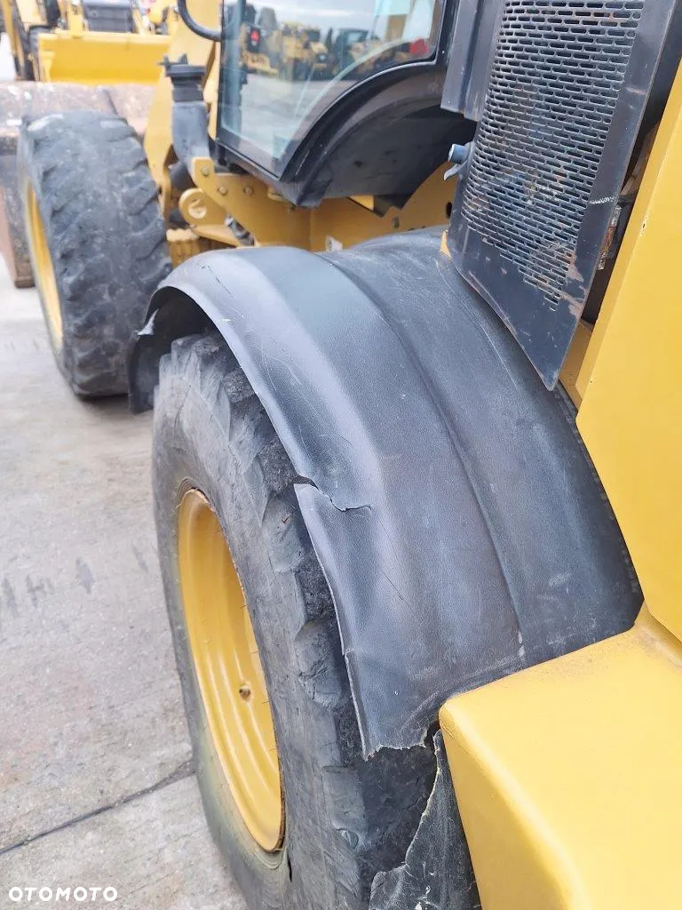 Caterpillar 908M - 15