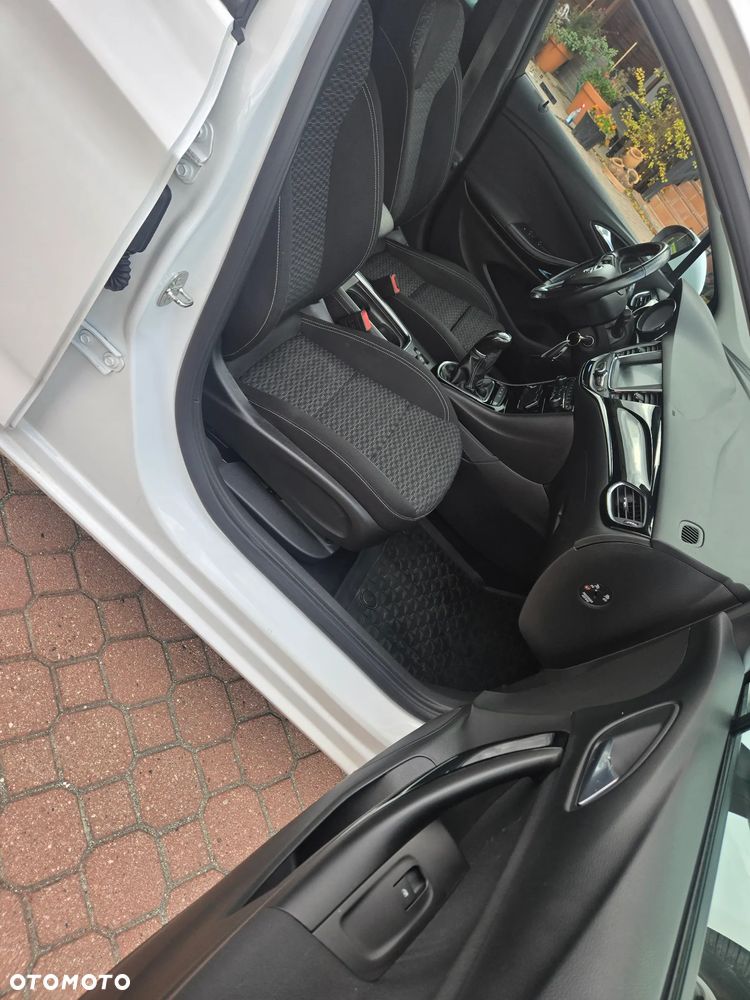 Opel Astra 1.6 BiTrb D (CDTI) Start/Stop Business - 13