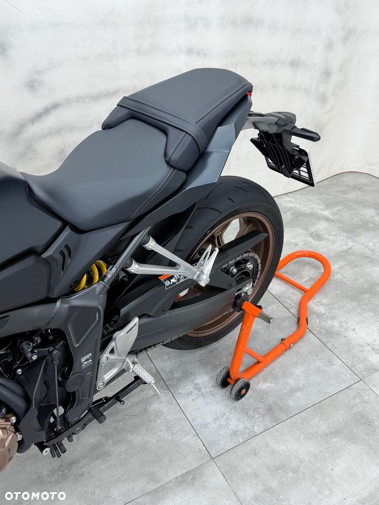 Honda CB - 11