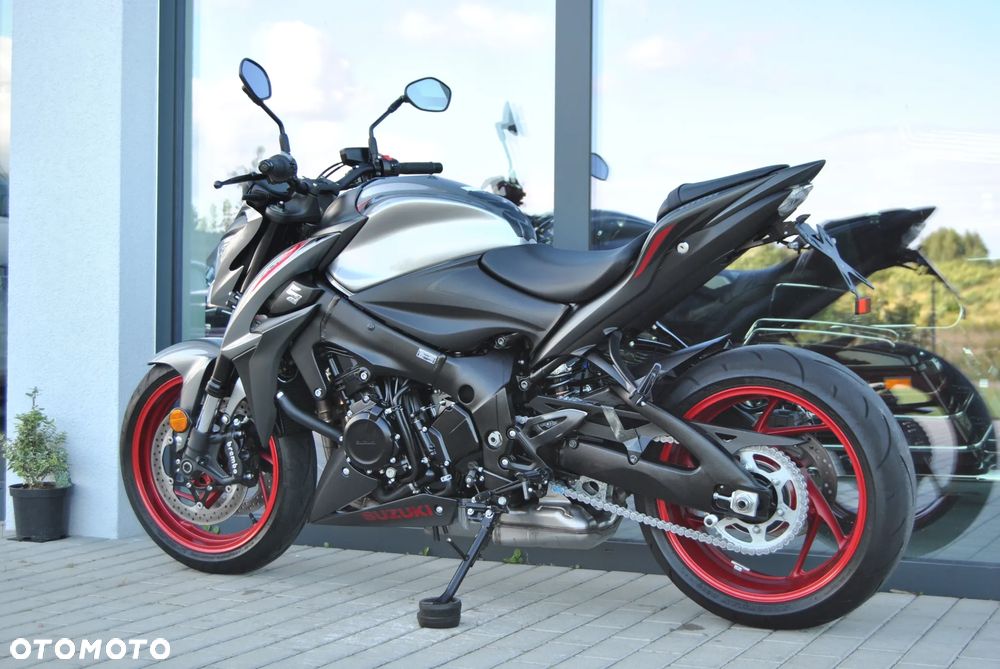 Suzuki GSX - 40