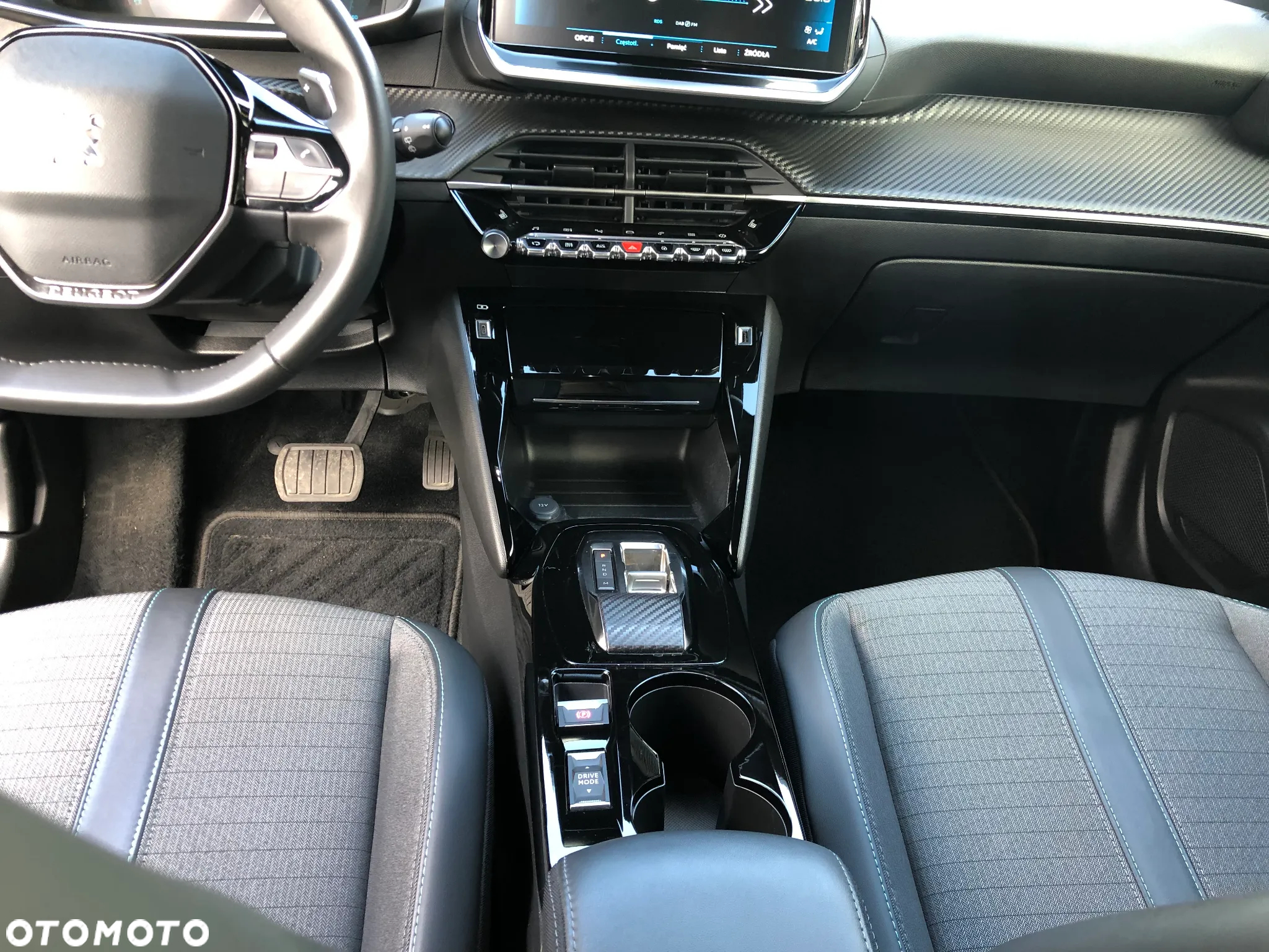 Peugeot 2008 1.2 PureTech Allure S&S EAT8 - 31