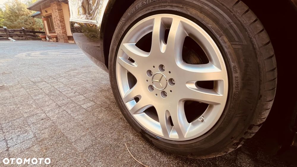Mercedes-Benz Klasa E 350 CDI BlueEff - 24