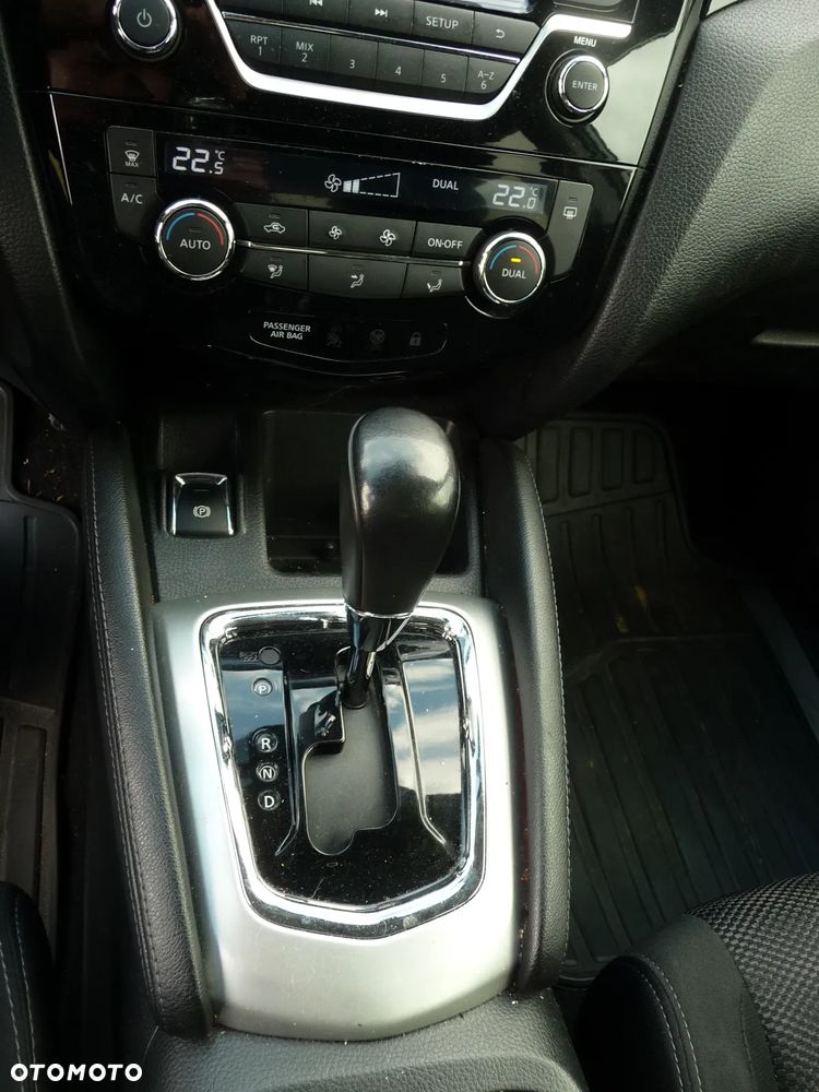 Nissan Qashqai 1.2 DIG-T Visia Xtronic EU6 - 18