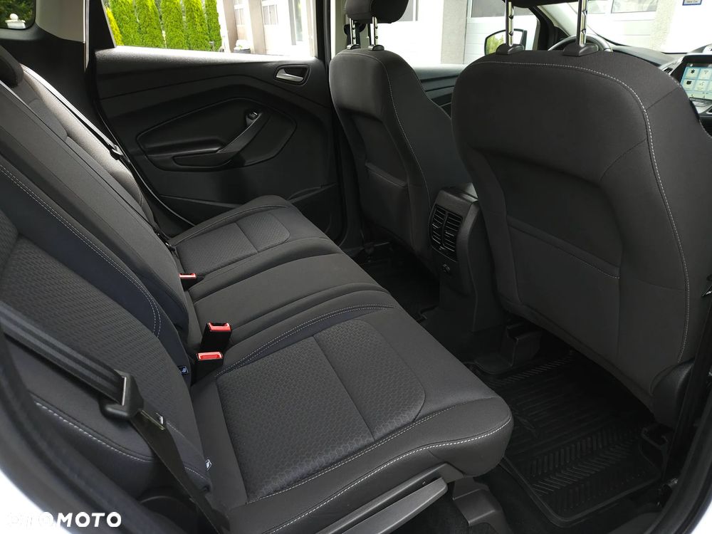 Ford Kuga 2.0 TDCi AWD Titanium - 36