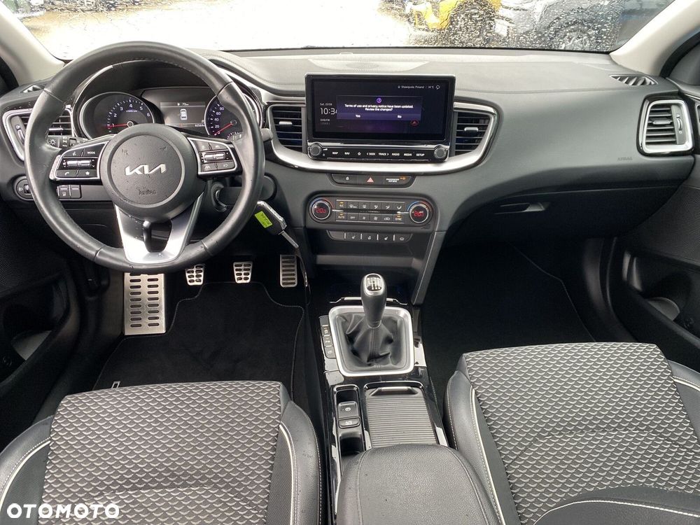 Kia Ceed - 12