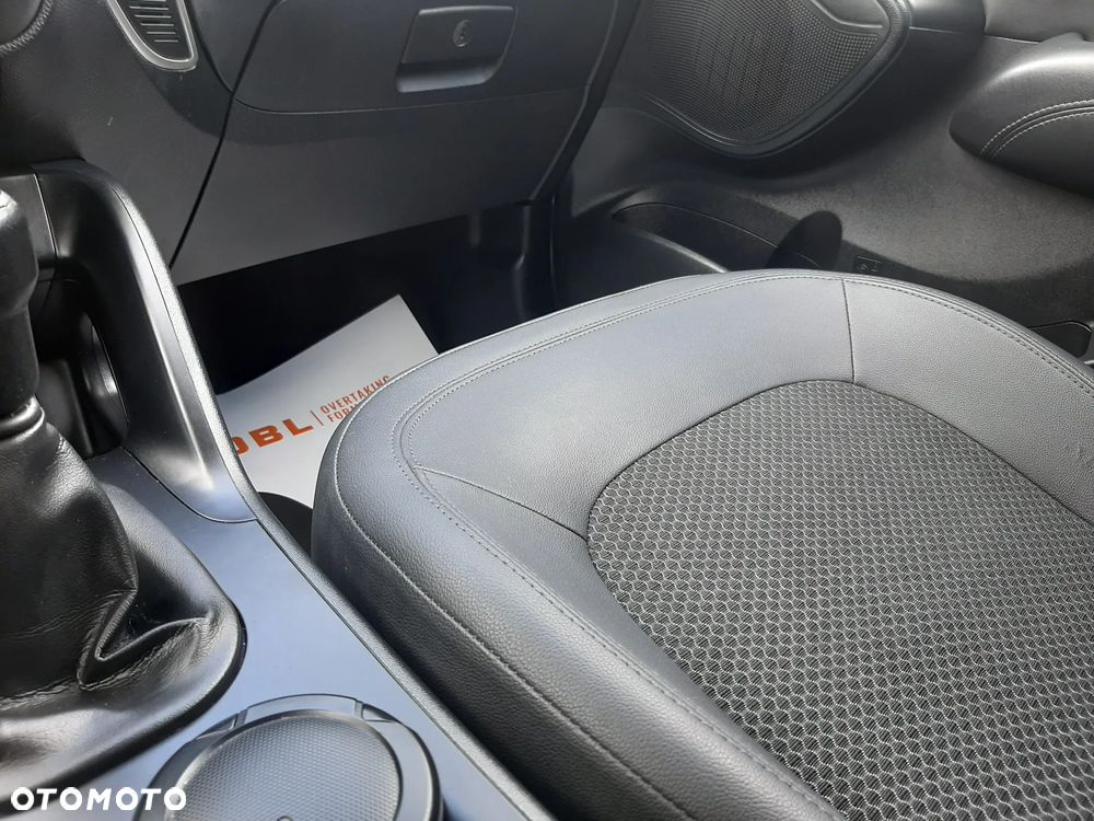 Hyundai ix35 2.0 2WD Style - 21