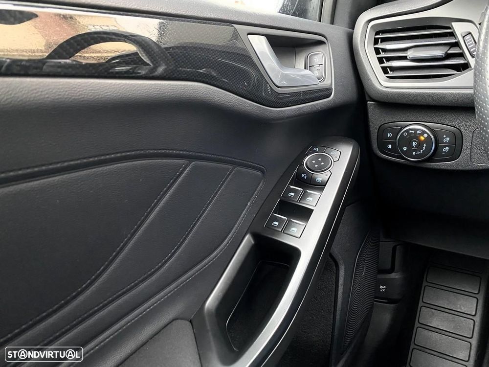 Ford Focus SW 1.5 TDCi EcoBlue ST-Line - 25