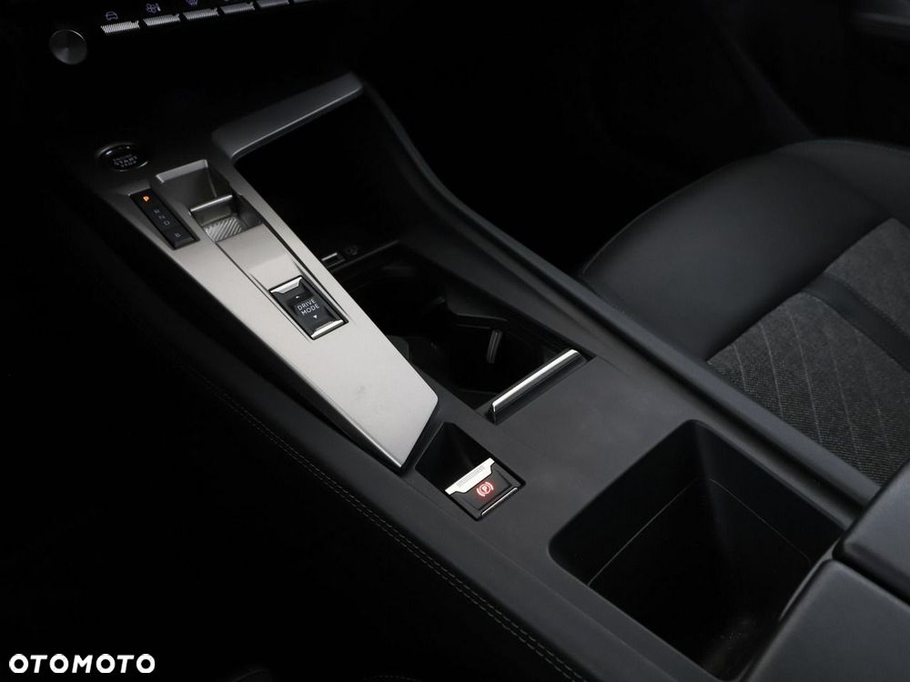 Peugeot 408 1.6 Plug-In Hybrid 180 Allure EAT8 - 34