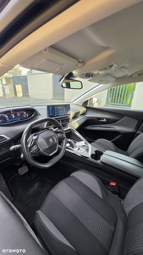 Peugeot 5008 BlueHDI 130 EAT8 Active Pack - 29