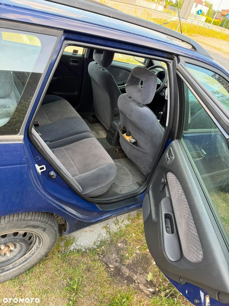 Toyota Avensis - 6