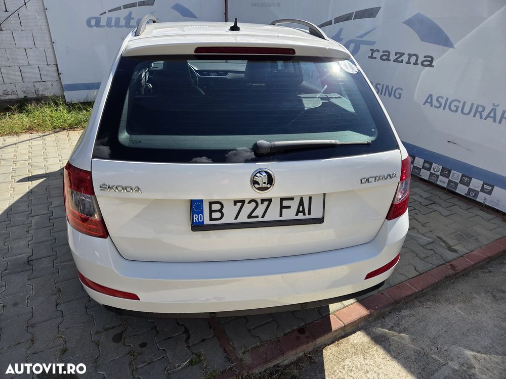 Skoda Octavia 1.6 TDI DSG Style - 12