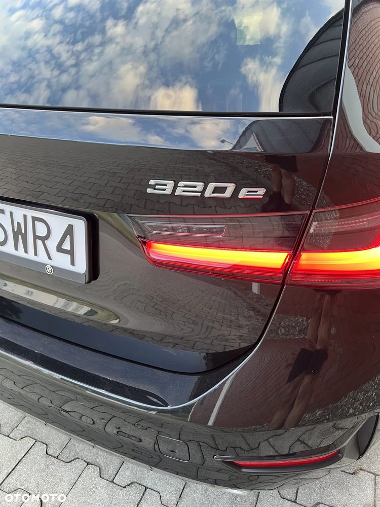 BMW Seria 3 320e M Sport - 14