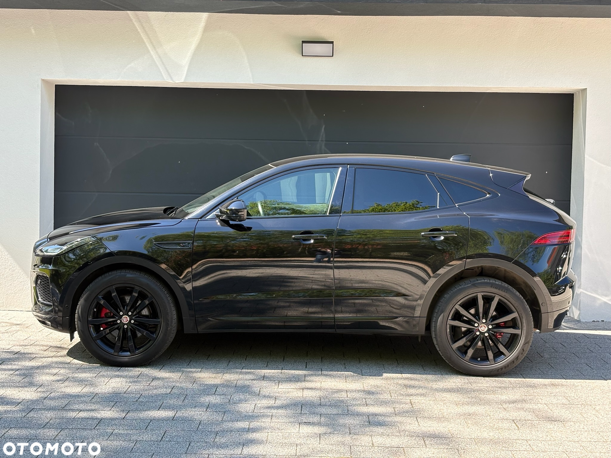 Jaguar E-Pace D165 AWD R-Dynamic S - 4