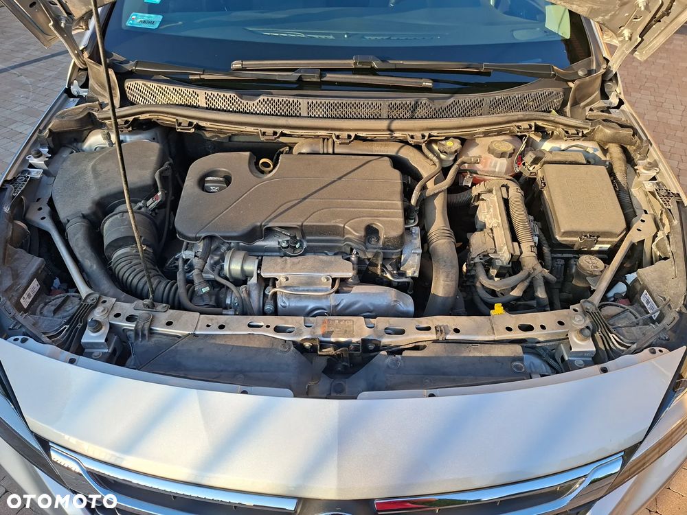 Opel Astra 1.4 T 120 Lat - 10