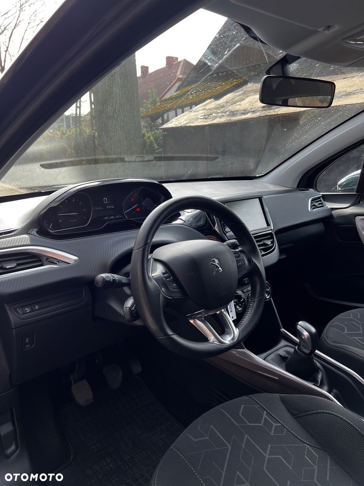 Peugeot 2008 1.2 VTi Allure - 11