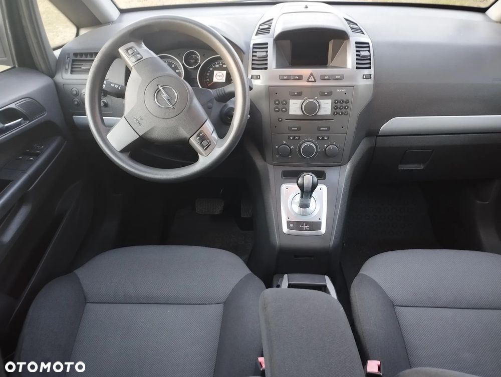 Opel Zafira - 9