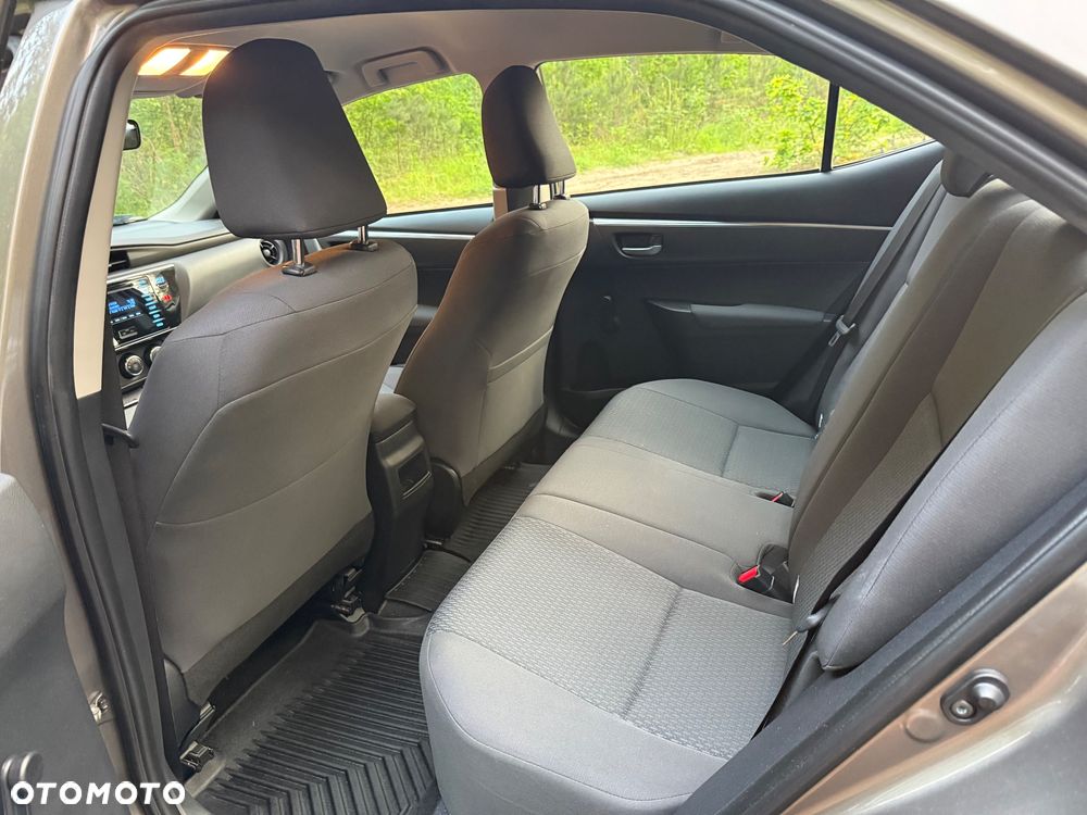 Toyota Corolla - 10