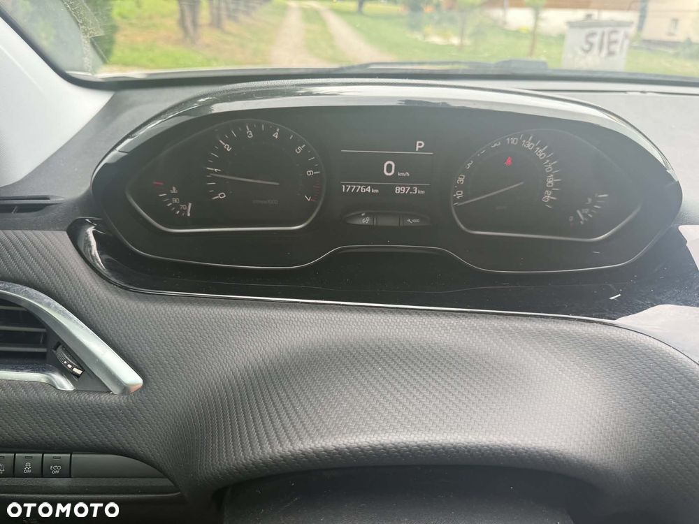 Peugeot 208 1.2 PureTech Allure S&S EAT6 - 7