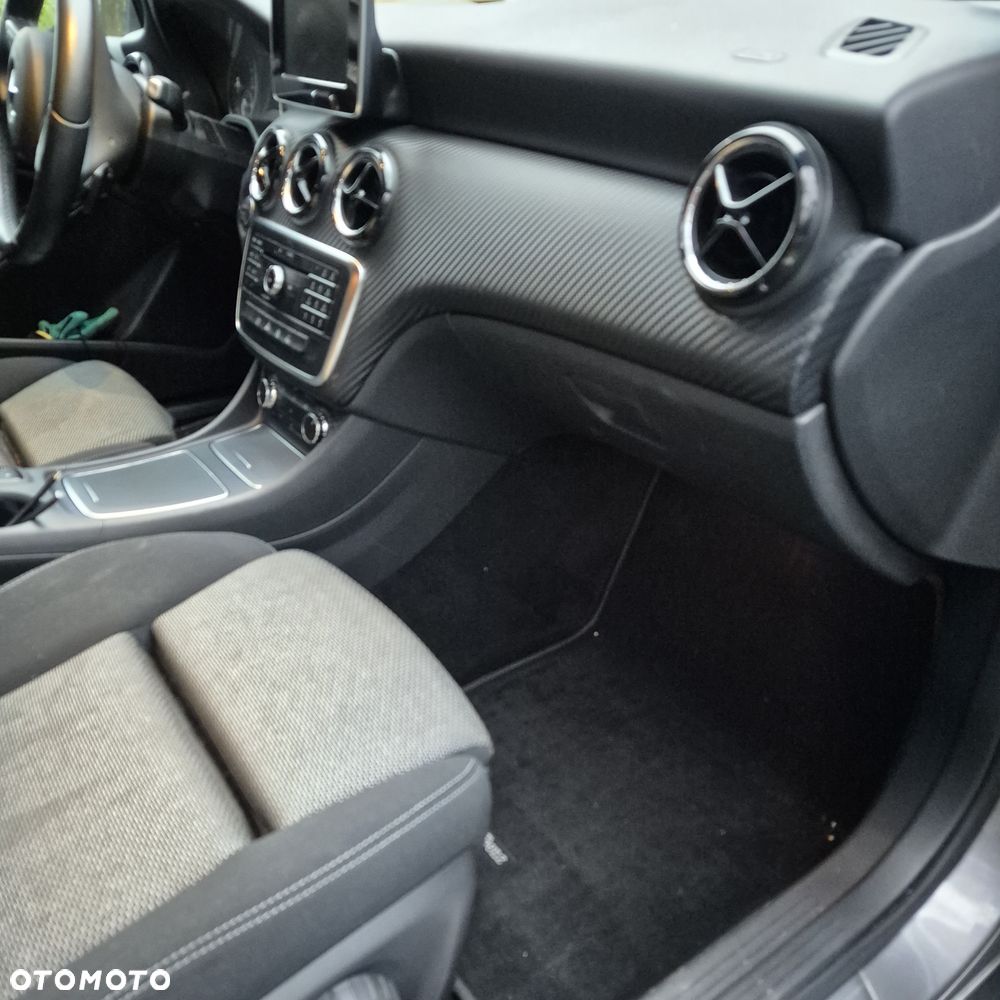 Mercedes-Benz GLA 200 7G-DCT Style - 8