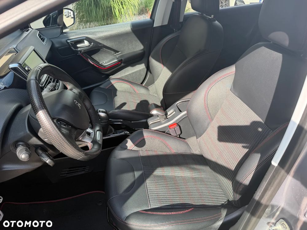 Peugeot 2008 - 13