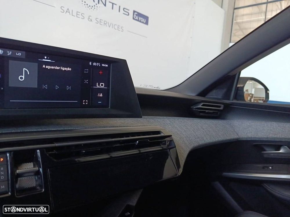 Peugeot 5008 1.2 Hybrid Allure e-DCS6 - 21