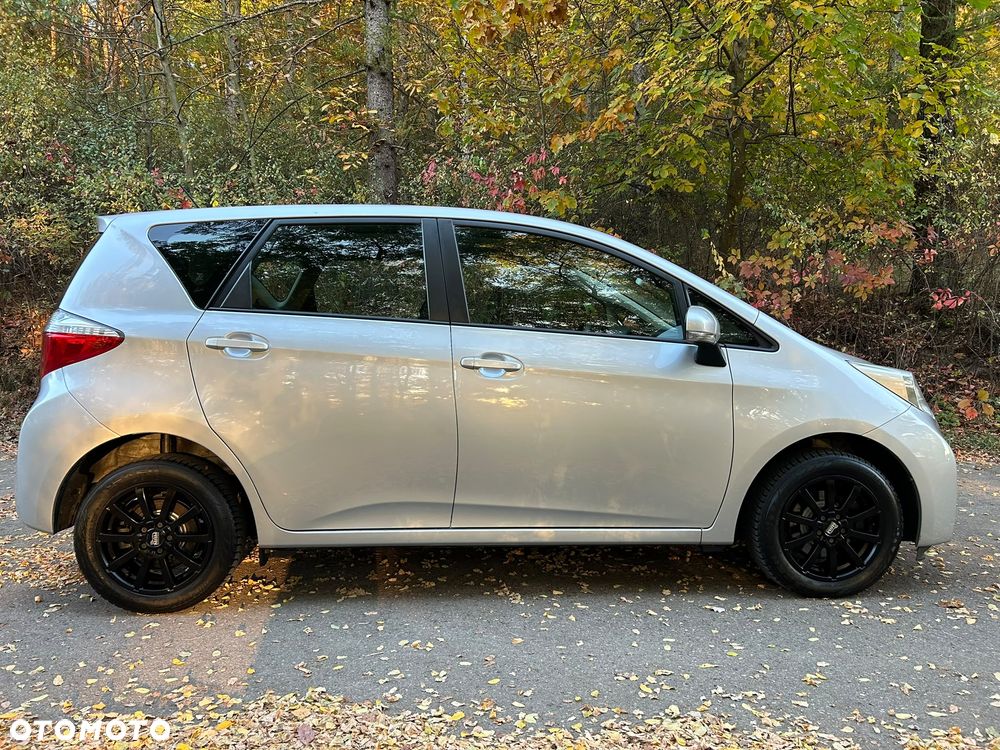 Toyota Verso-S 2012 photo 5