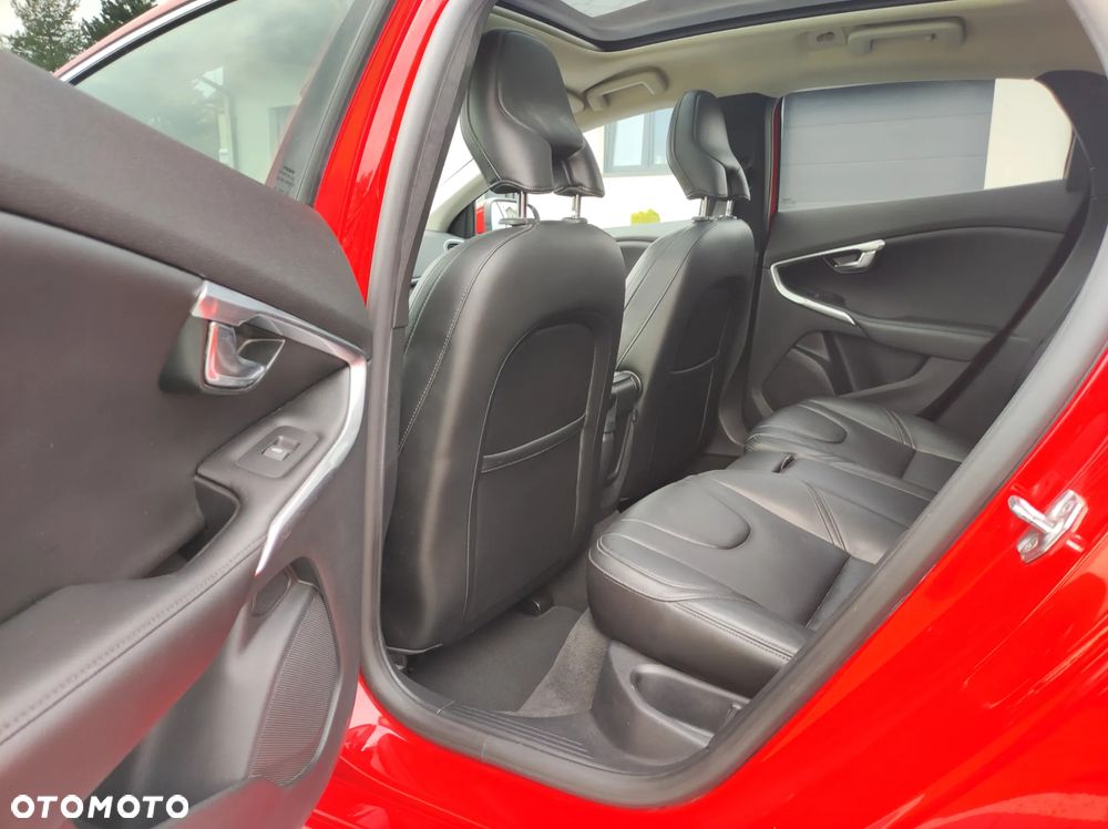 Volvo V40 D2 Inscription - 13