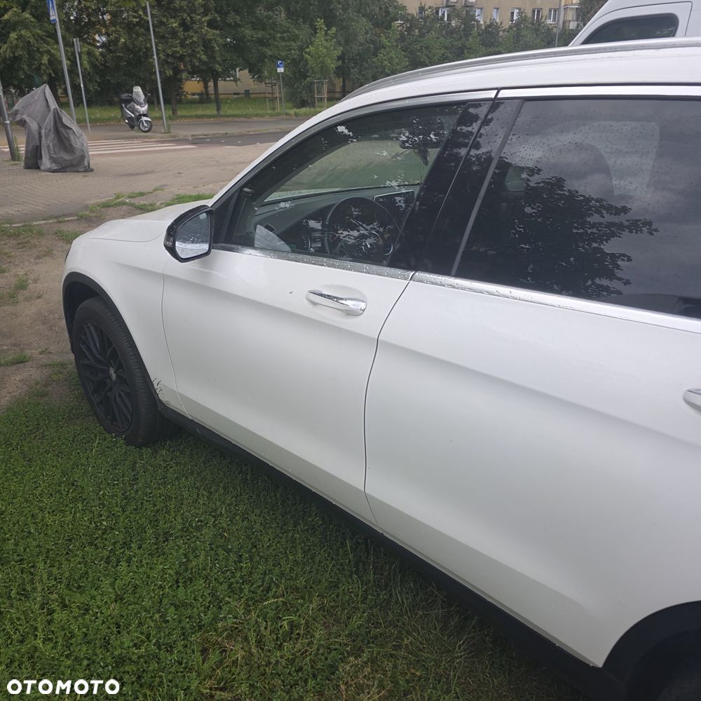 Mercedes-Benz GLC 300 4-Matic - 21