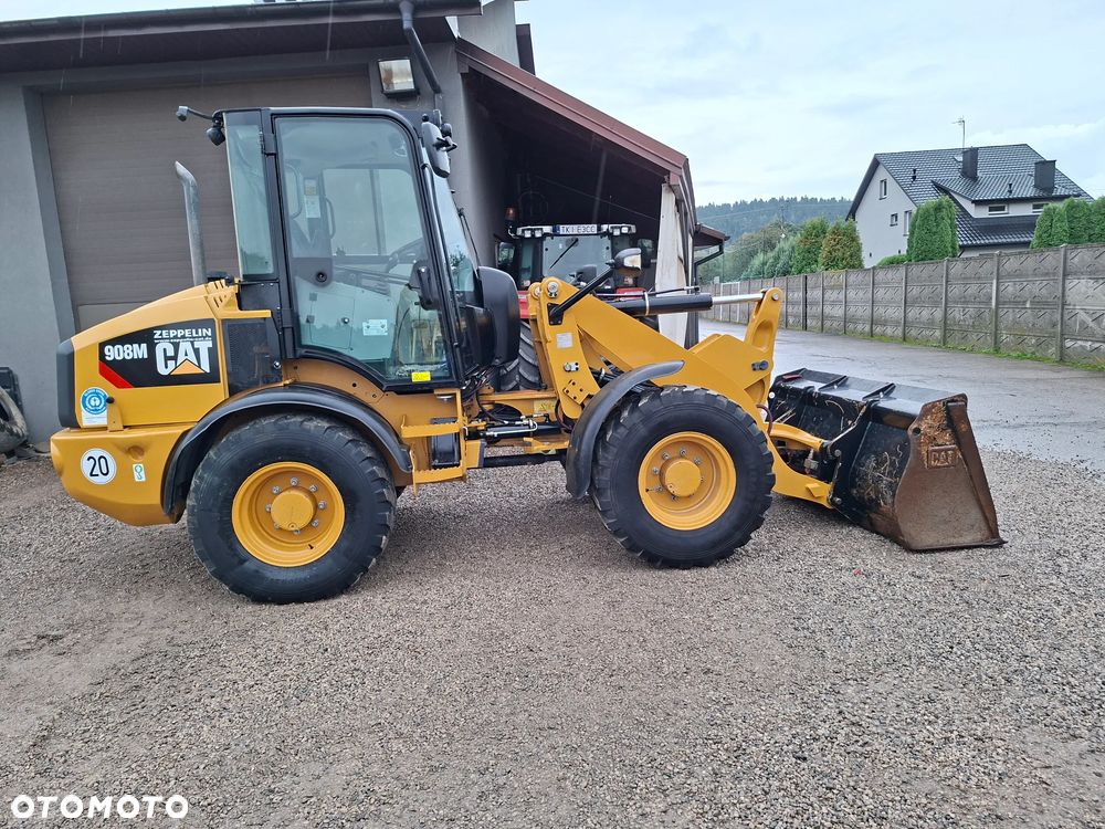 Caterpillar CAT 908 M - 9