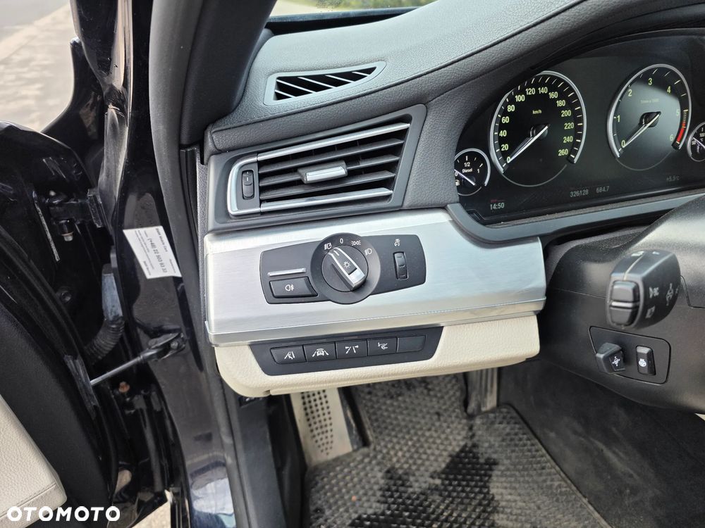 BMW Seria 7 730d xDrive - 9