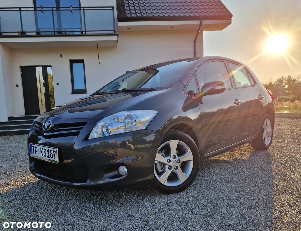 Toyota Auris - 1