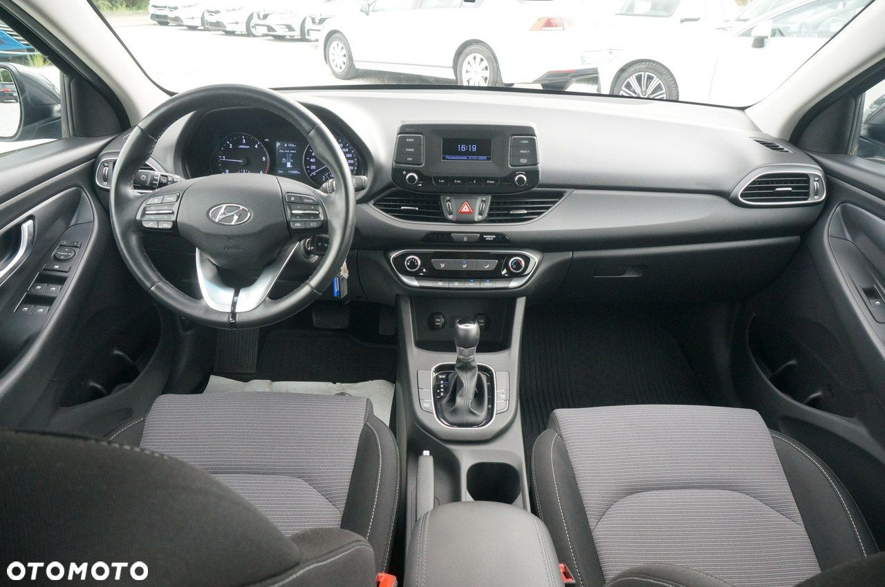 Hyundai i30 1.6 D Classic + DCT - 10