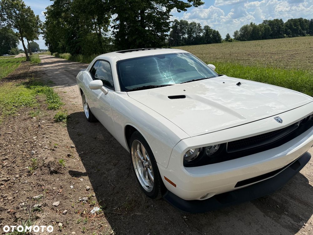 Dodge Challenger - 2