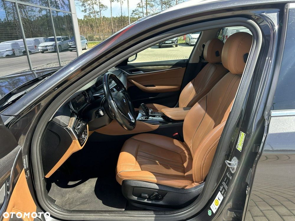 BMW Seria 5 520d Luxury Line - 11