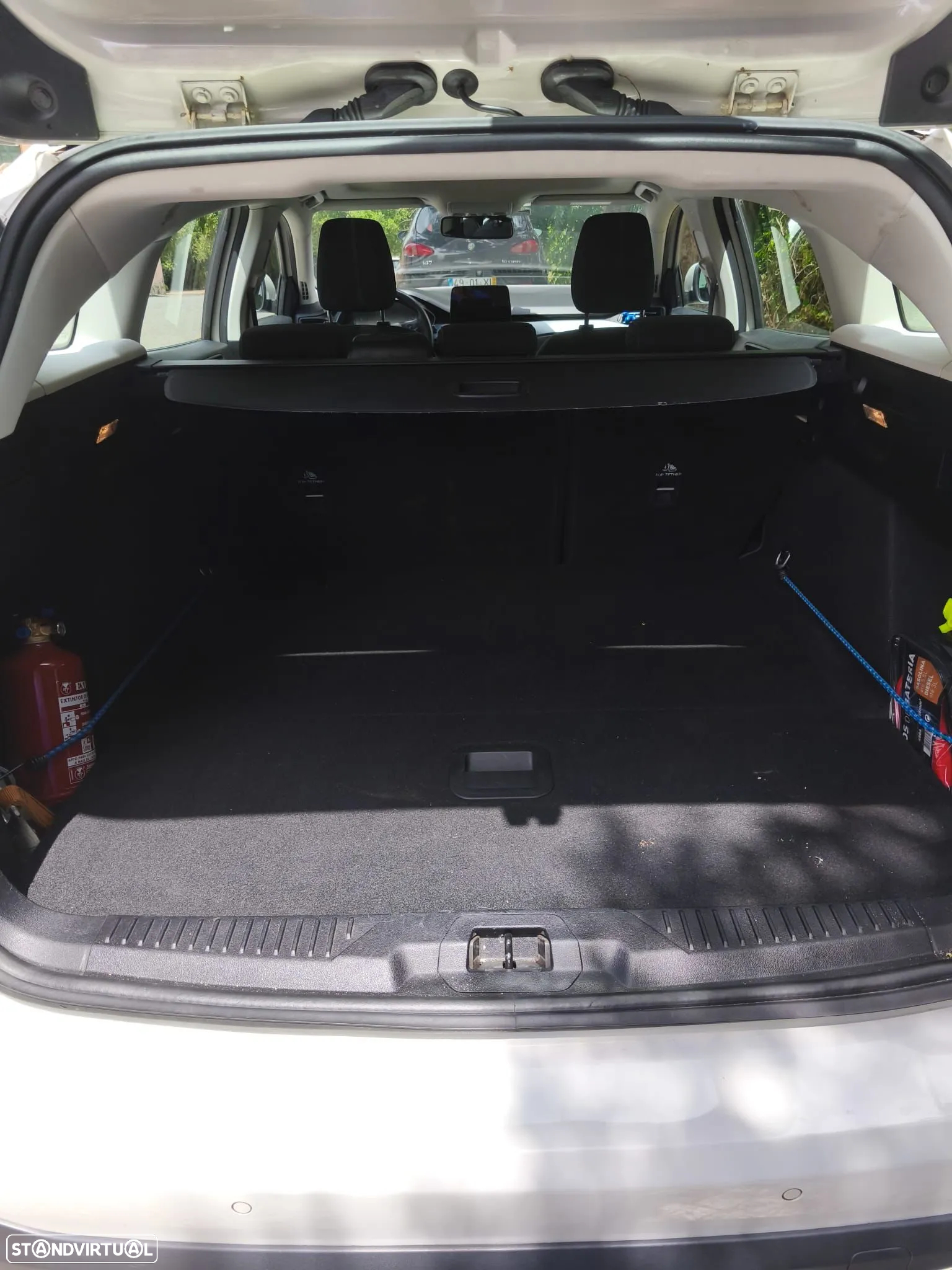 Ford Focus 1.5 TDCi EcoBlue Active - 9