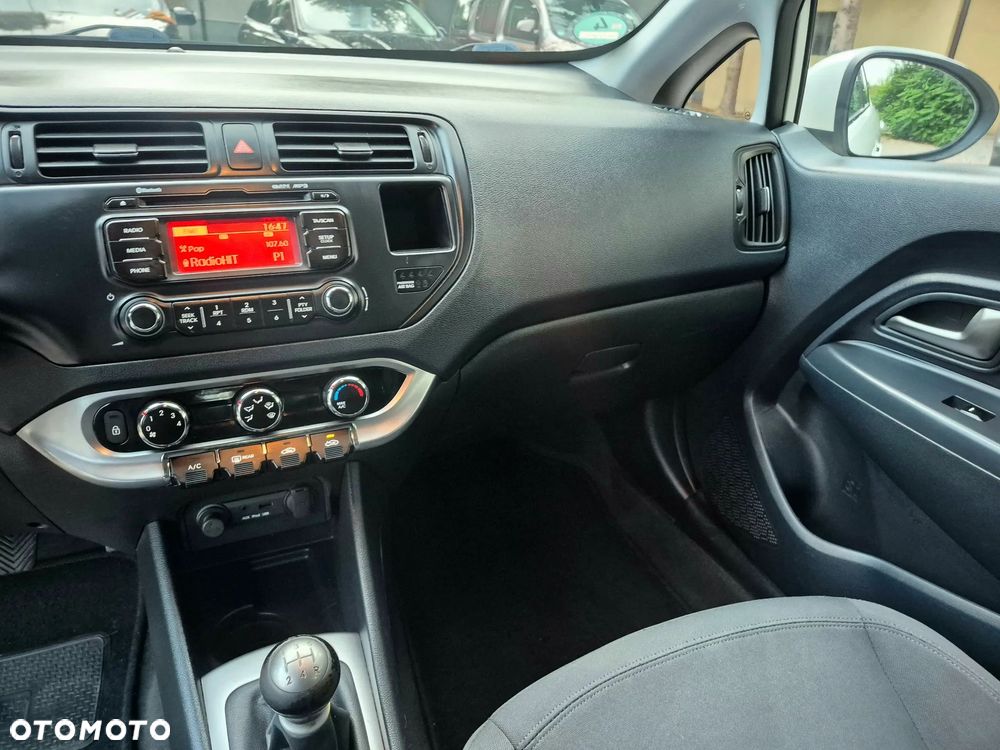 Kia Rio - 20