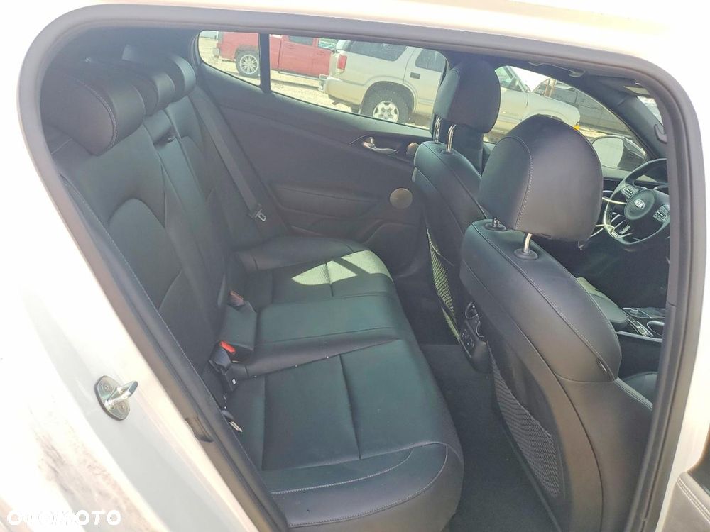 Kia Stinger 2.0 T-GDI GT Line - 9