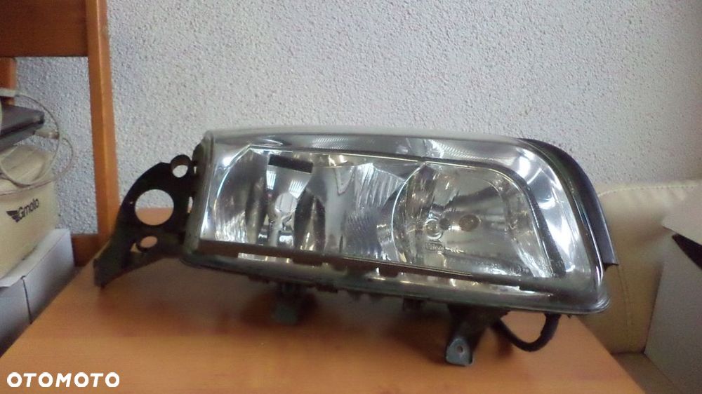 Lampa lewy prawy przód VOLVO 89002809 04HCR7177 - 1