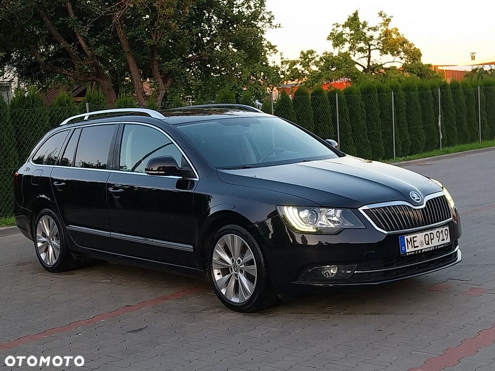 Skoda Superb 2.0 TDI DSG Exclusive - 2