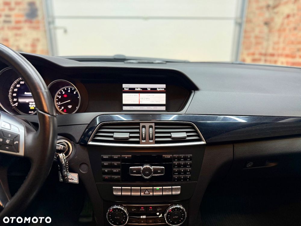 Mercedes-Benz Klasa C 180 (BlueEFFICIENCY) Elegance - 17
