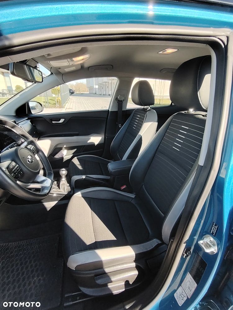 Kia Stonic 1.2 L - 12