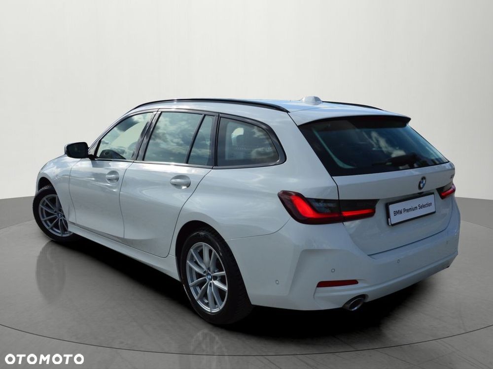 BMW Seria 3 318d mHEV - 4